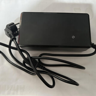 Grafén Akkumulátorhoz Gyorstöltő 60V / 20 Ah / 10A