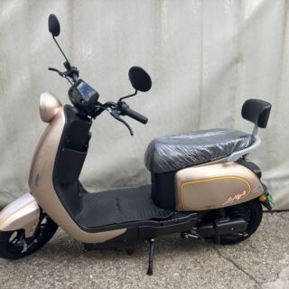 LOFTY 02 Retro Elektromos Robogó (Kávébarna Színben)