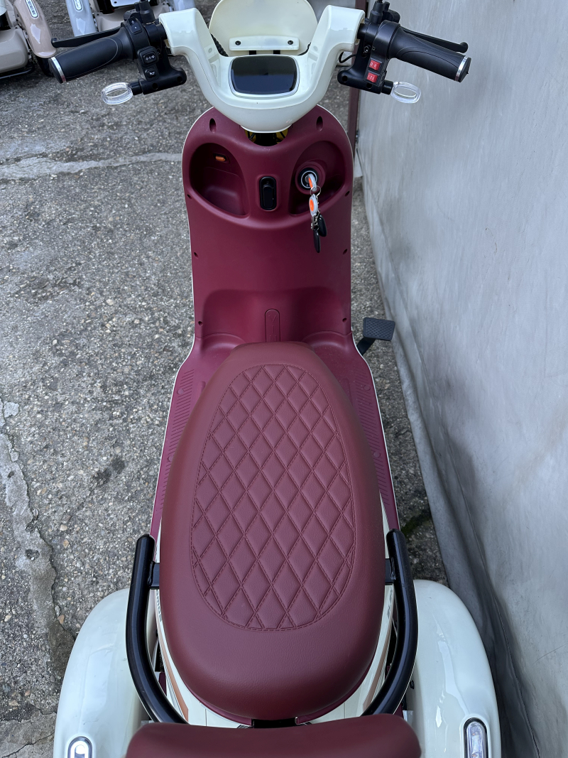 Polymobil E-MOB 40/A Elektromos Háromkerekű Jármű (Krém-Bordó) - Image 2